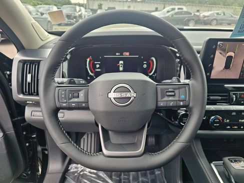 New 2026 Nissan Pathfinder SL w/ SL Premium Package AWD/4WD image 11