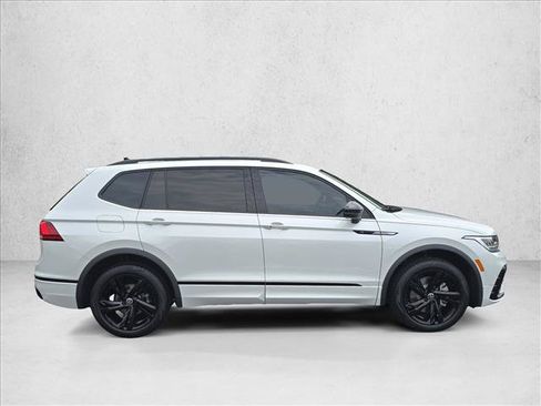 Used 2024 Volkswagen Tiguan SE R-Line FWD image 4