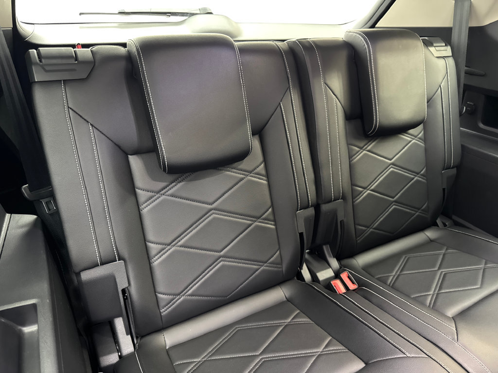 Used 2024 Volkswagen Atlas SE w/ Panoramic Sunroof Package FWD image 43