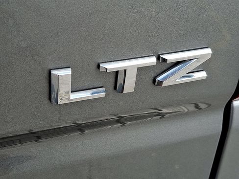 Used 2023 Chevrolet Silverado 1500 LTZ AWD/4WD image 16