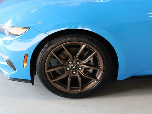 Used 2025 Ford Mustang Premium RWD image 4