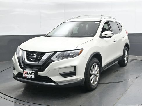 Used 2017 Nissan Rogue SV w/ SV Premium Package AWD/4WD image 5