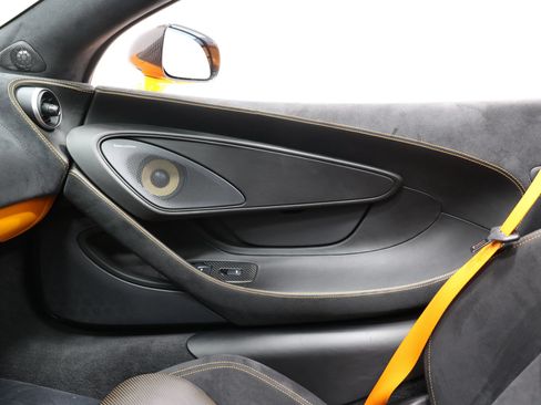 Used 2019 McLaren 570S Spider RWD image 51