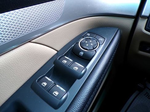 Used 2016 Ford Explorer XLT w/ Equipment Group 202A image 25