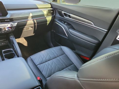 Certified 2025 Kia Telluride SX Prestige X-Line AWD/4WD image 11