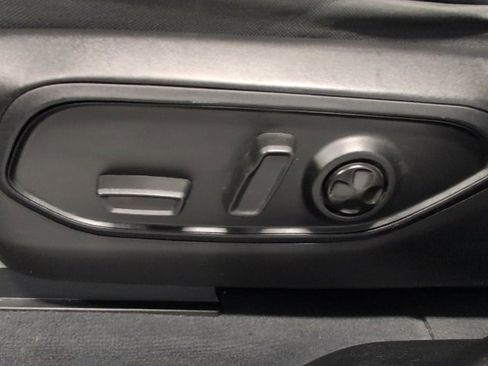 Used 2023 Jeep Grand Cherokee Limited w/ Luxury Tech Group II image 14