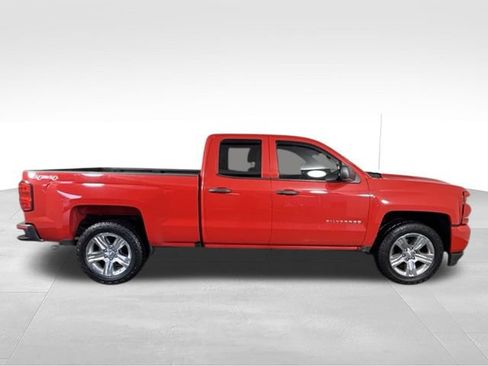 Used 2017 Chevrolet Silverado 1500 Custom w/ Custom Convenience Package AWD/4WD image 10