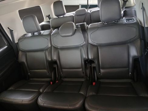 Used 2025 Ford Expedition Active AWD/4WD image 13