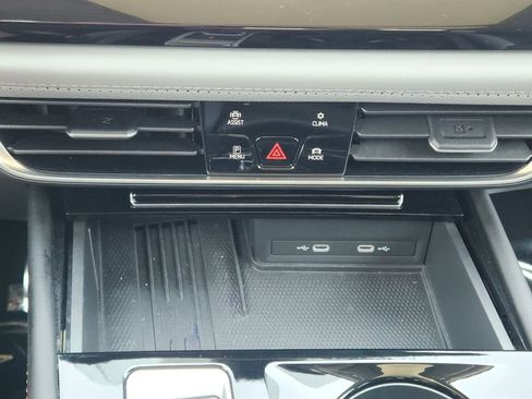 Used 2025 Volkswagen Atlas Peak Edition SE image 25