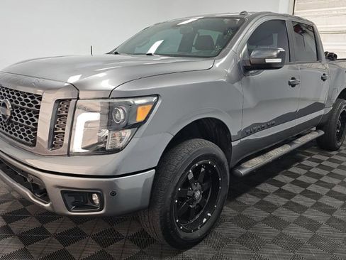 Used 2019 Nissan Titan SL w/ Midnight Edition AWD/4WD image 2