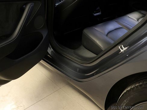 Used 2023 Tesla Model 3 Standard Range image 24