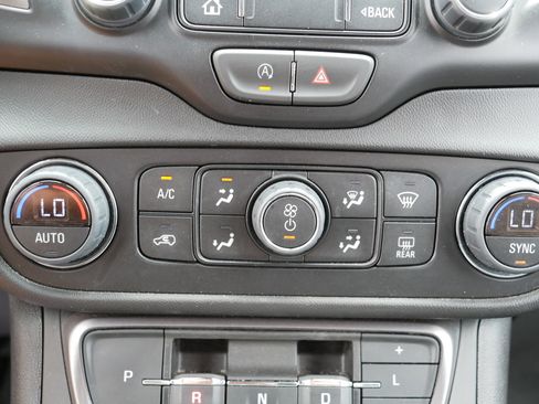 Used 2023 GMC Terrain AT4 AWD/4WD image 28