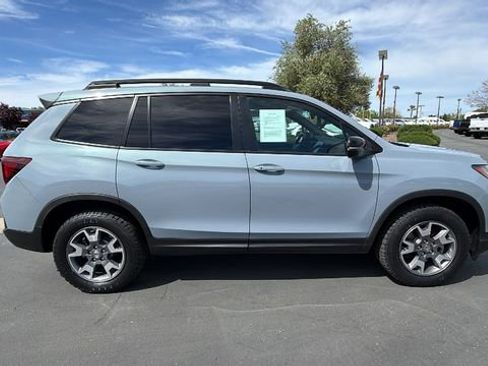 Used 2023 Honda Passport TrailSport image 3