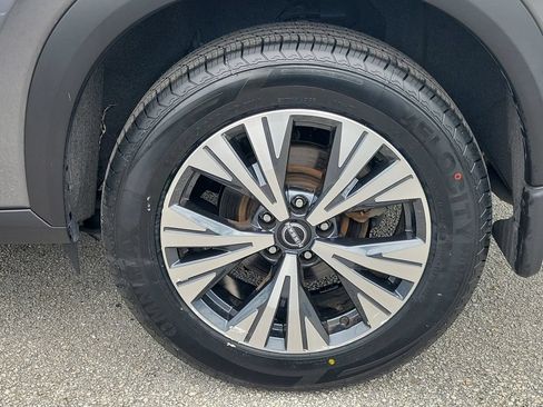 Certified 2023 Nissan Rogue SV w/ SV Premium B Package FWD image 8