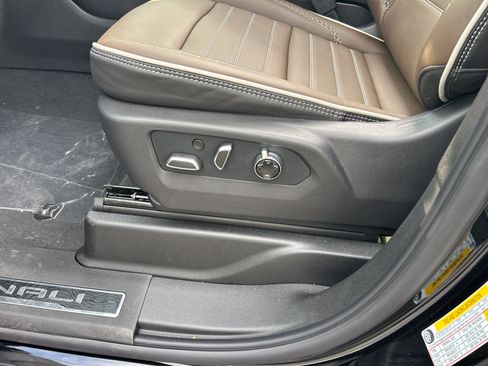 New 2026 GMC Yukon XL Denali Ultimate AWD/4WD image 24