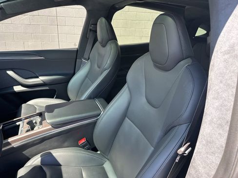 Used 2024 Tesla Model X image 13