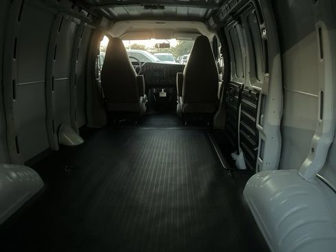 New 2025 Chevrolet Express 2500 image 7