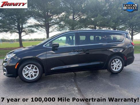 Certified 2024 Chrysler Pacifica Touring-L FWD image 1