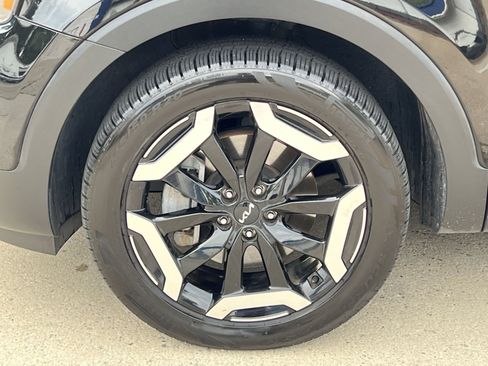 Used 2024 Kia Telluride EX w/ EX Captain's Chair Package AWD/4WD image 17