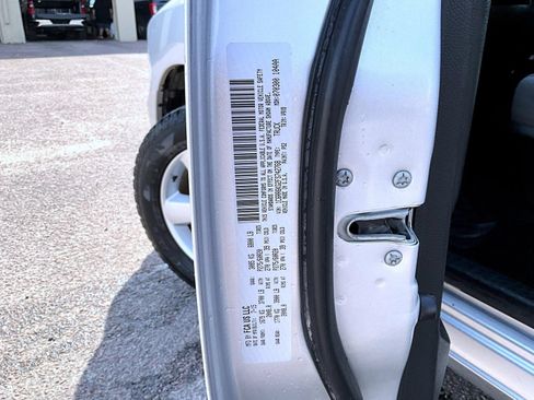 Used 2015 RAM 1500 Express RWD image 25