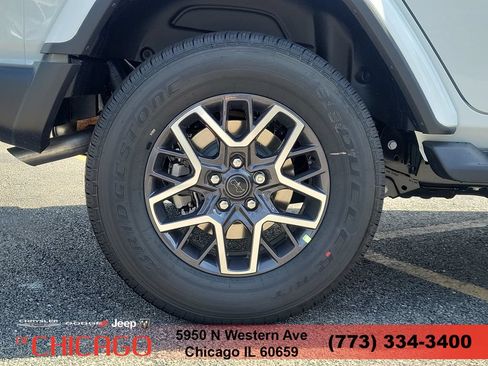 New 2026 Jeep Wrangler Unlimited Sahara AWD/4WD image 5