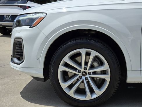 Used 2025 Audi Q7 3.0T Premium Plus AWD/4WD image 14