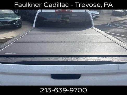 Used 2025 Chevrolet Colorado Z71 w/ Z71 Convenience Package 2 AWD/4WD image 5