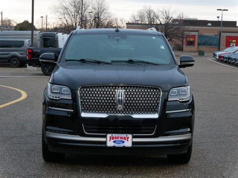 Used 2024 Lincoln Navigator Premiere image 7