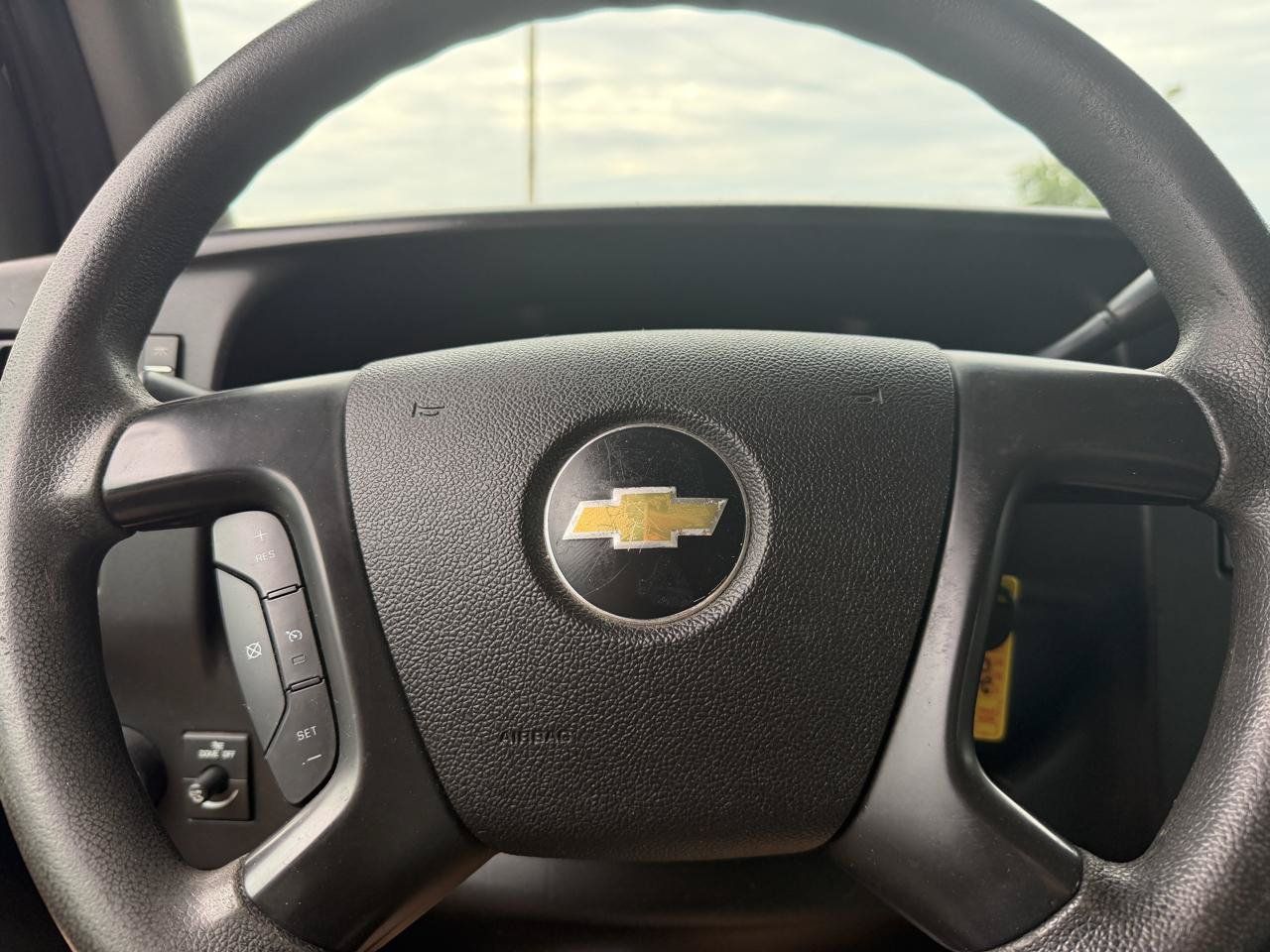 Used 2014 Chevrolet Express 1500 RWD image 16