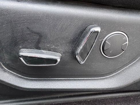 Used 2018 Ford F150 Lariat w/ Equipment Group 502A Luxury image 15