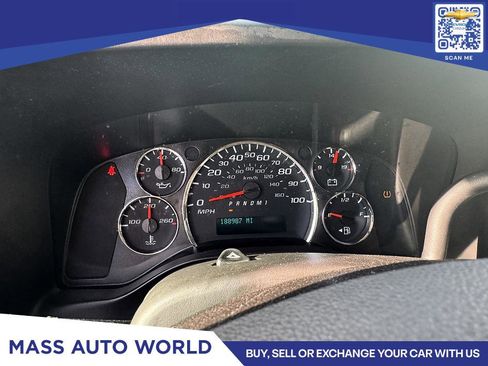 Used 2019 Chevrolet Express 2500 Extended w/ Driver Convenience Package RWD image 10