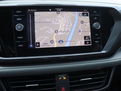 Used 2023 Volkswagen Taos SEL image 34