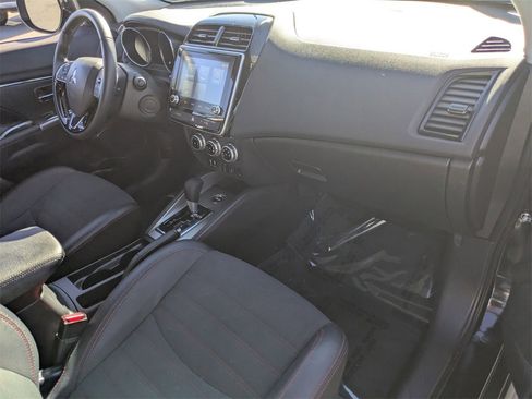 Used 2025 Mitsubishi Outlander Sport SE image 29