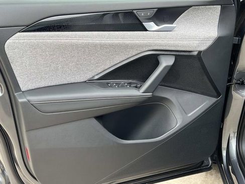New 2026 Volkswagen Tiguan S FWD image 9
