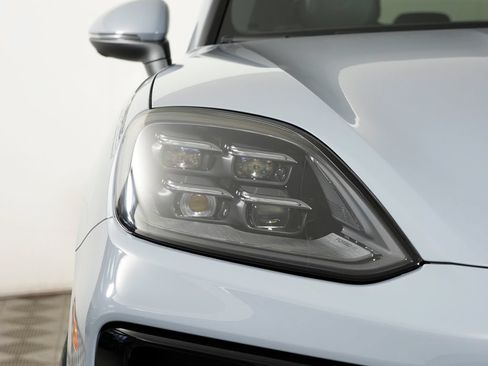 New 2026 Porsche Cayenne Coupe AWD/4WD image 11