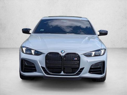 Used 2025 BMW M440i Coupe w/ Premium Package RWD image 2