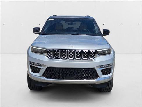 New 2025 Jeep Grand Cherokee Summit w/ Luxury Tech Group V image 3