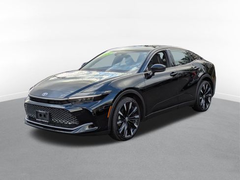 Used 2024 Toyota Crown Platinum image 4