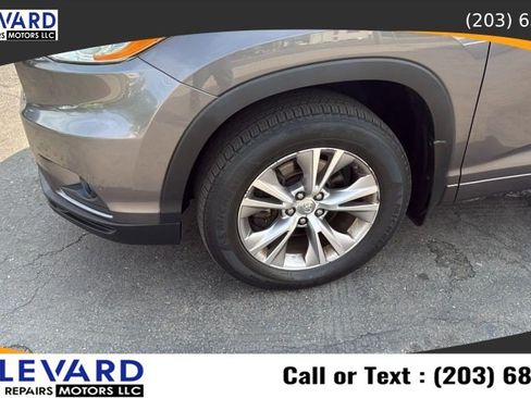 Used 2014 Toyota Highlander XLE AWD/4WD image 9