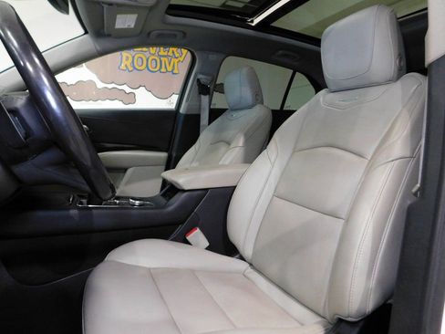 Used 2021 Cadillac XT4 Premium Luxury image 37