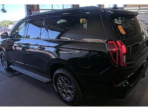 Used 2025 Ford Expedition Max Active AWD/4WD image 7