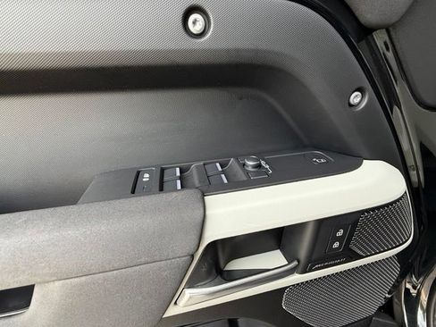 Used 2023 Land Rover Defender 110 S AWD/4WD image 13