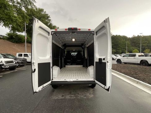 Used 2024 RAM ProMaster 2500 w/ Convenience Group FWD image 24