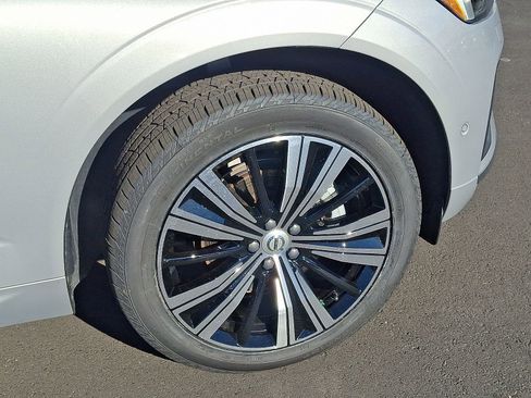 Certified 2023 Volvo XC60 B5 Plus w/ Climate Package image 8