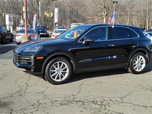 Used 2024 Porsche Cayenne image 5