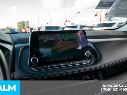 Used 2024 Nissan Rogue S image 21