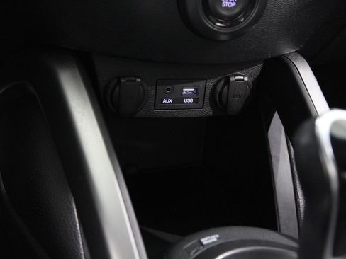 Used 2016 Hyundai Veloster Turbo image 14