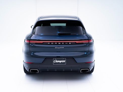 Certified 2025 Porsche Cayenne image 10