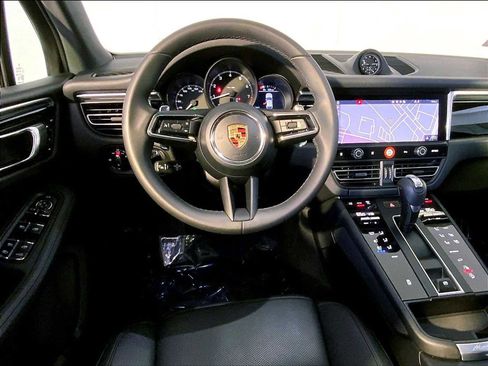 Certified 2026 Porsche Macan AWD/4WD image 13