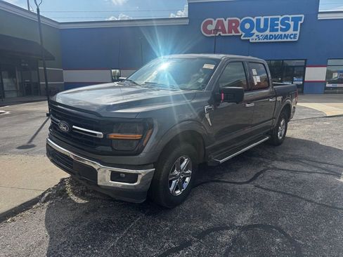 Used 2025 Kia Carnival image 2